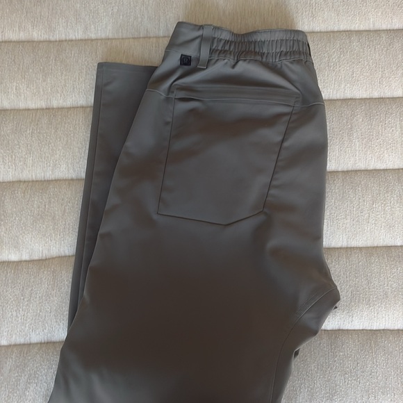 Lululemon men’s pants - Picture 7 of 7